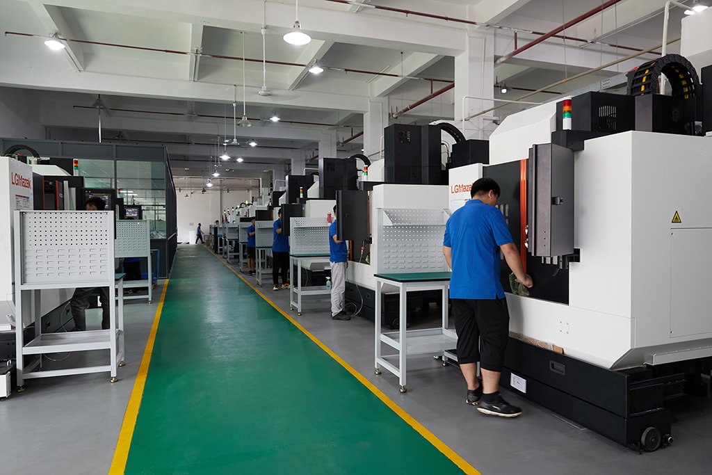 3 axis,4 axis, and 5 axis CNC Machining workshop of China Rapid Prototyping 